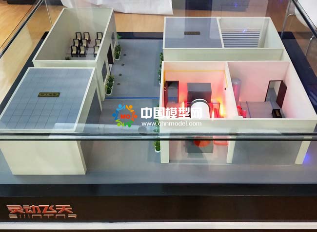 固體火箭發動機模型